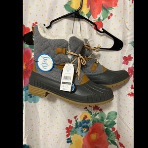 Nwt Duck boots